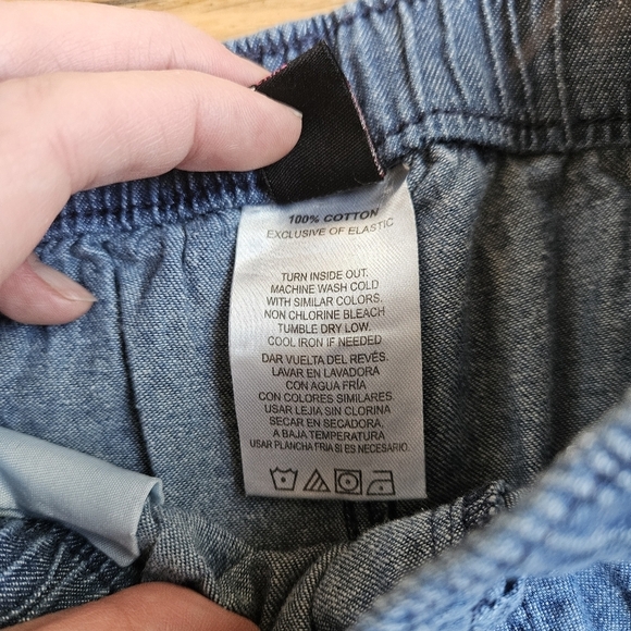 DisneyxGap Denim - Picture 7 of 9